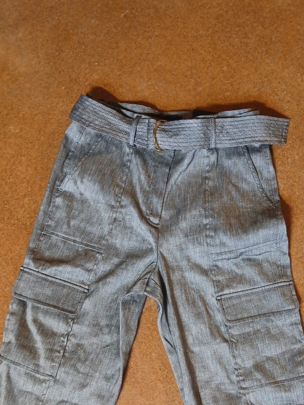 NWT WHBM Gray Cargo Pants with Matching  Belt Tapered Ankle Size 6